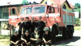 Żurowa 2002 r. - po zawodach strażackich w Ołpinach ZWYCIĘSKA DRUŻYNA OSP ŻUROWA Z PUCHAREM